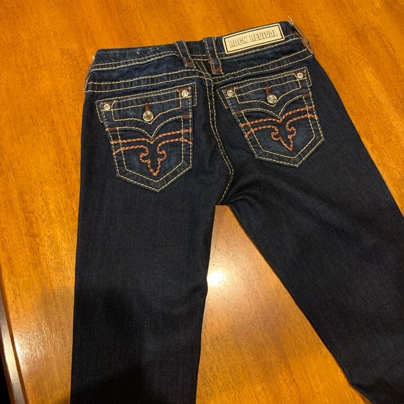Women’s Rock Revival Jeans - Picture 2 of 3